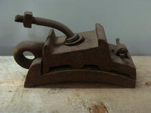 Brake-shoe hanger