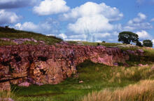 Sandwich" of bison and pipestone quarry